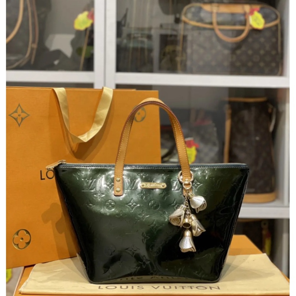LOUIS VUITTON VERNIS BELLEVEU DARK GREEN BAG
